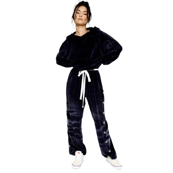 Boys Lie Size M/L Peace Of Reign Velour Pullover Cropped Hoodie in Navy Blue - Picture 1 of 14